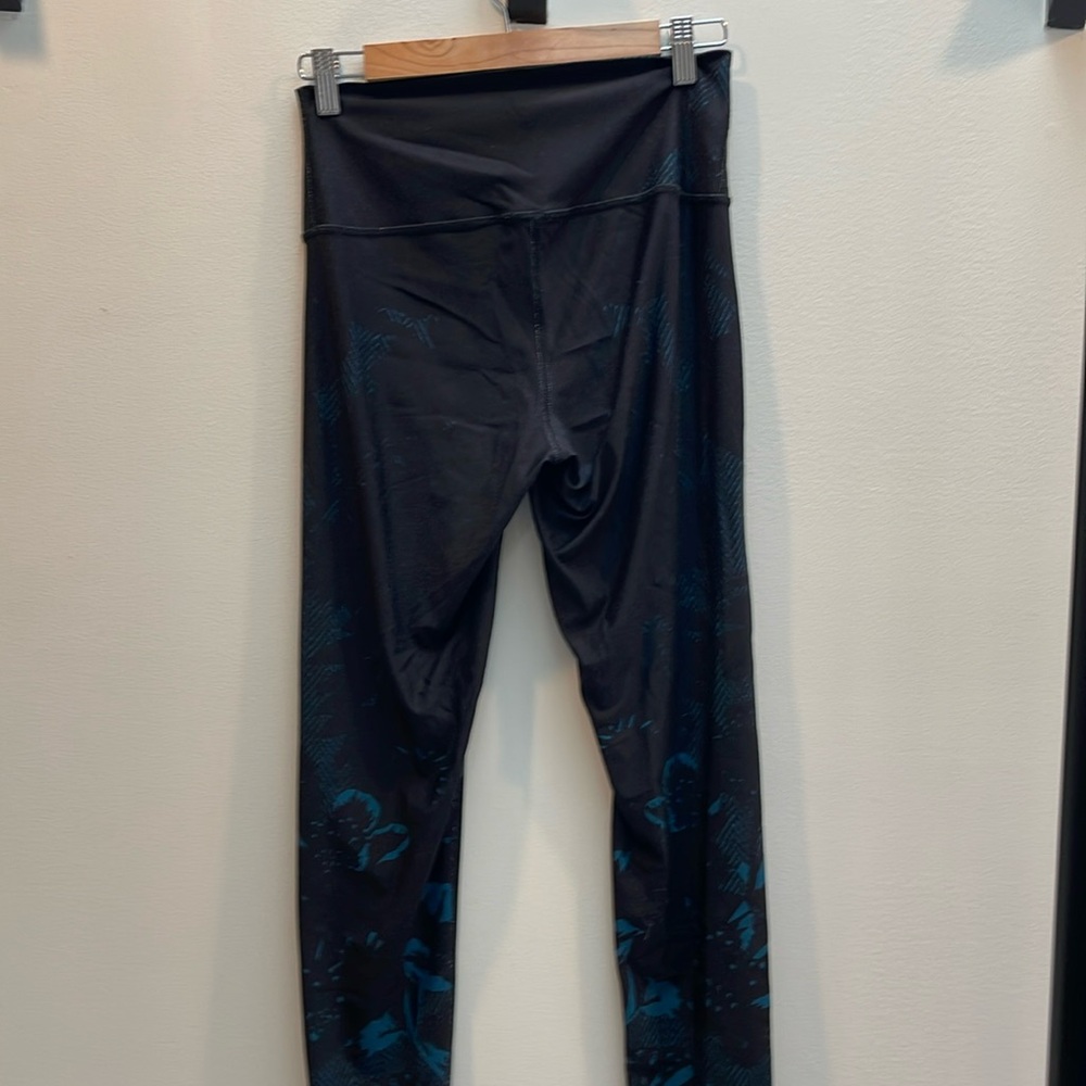 Maaji leggings, yoga and workout. Size medium, reversible